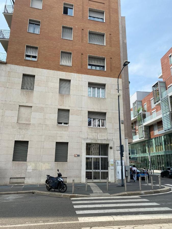 Lovely Apartment In The New Porta Nuova Area Milan Exterior photo